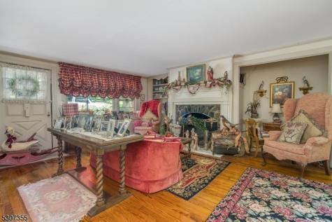1 Dove Hollow Lane Bethlehem NJ 08827