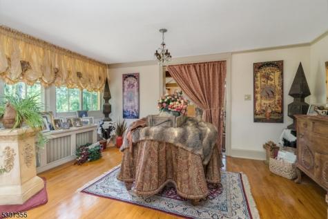 1 Dove Hollow Lane Bethlehem NJ 08827