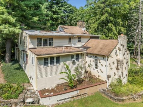 1 Dove Hollow Lane Bethlehem NJ 08827
