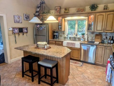 1 Dove Hollow Lane Bethlehem NJ 08827