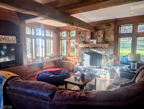 1 Dove Hollow Lane Bethlehem NJ 08827