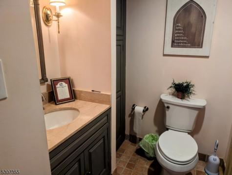 1 Dove Hollow Lane Bethlehem NJ 08827