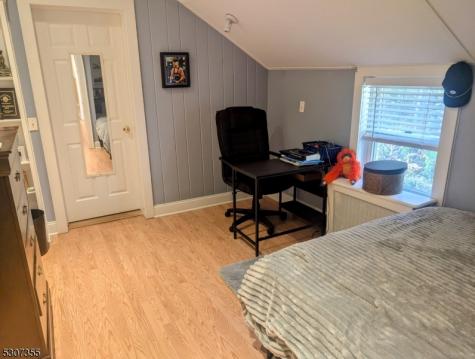 1 Dove Hollow Lane Bethlehem NJ 08827