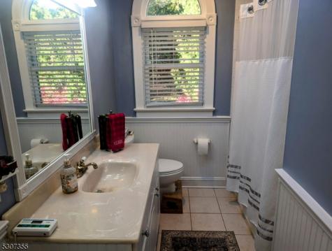 1 Dove Hollow Lane Bethlehem NJ 08827