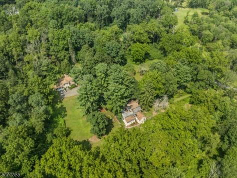 1 Dove Hollow Lane Bethlehem NJ 08827