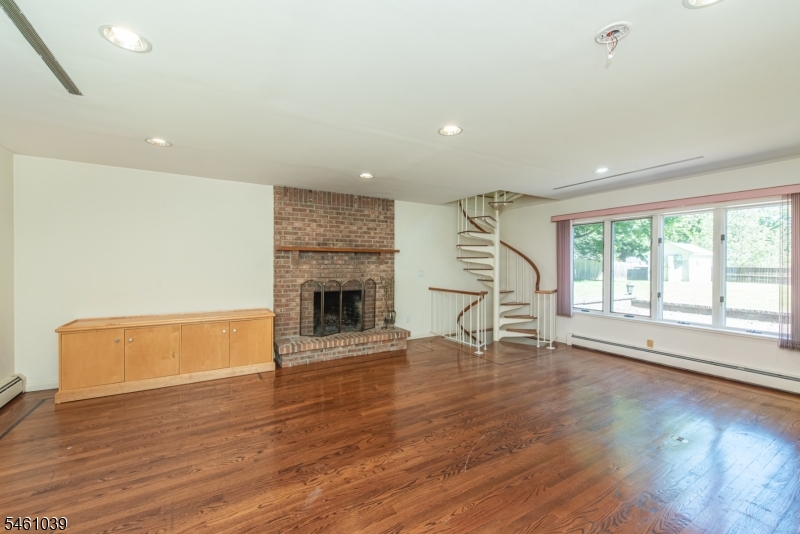 193 Walnut Street Livingston NJ 07039