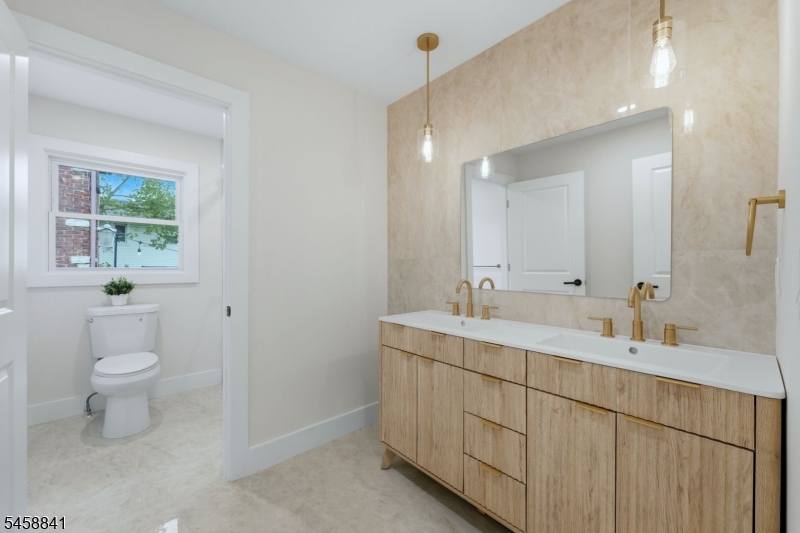 2209 Wood Avenue Roselle NJ 07203
