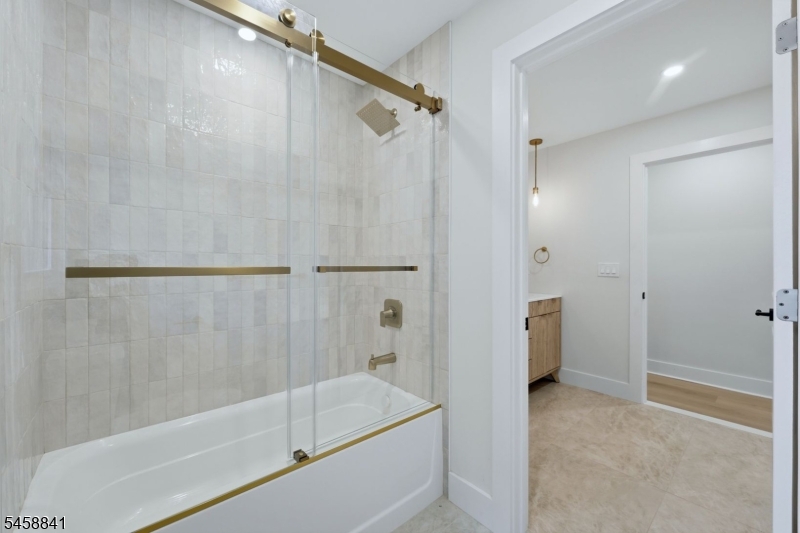 2209 Wood Avenue Roselle NJ 07203