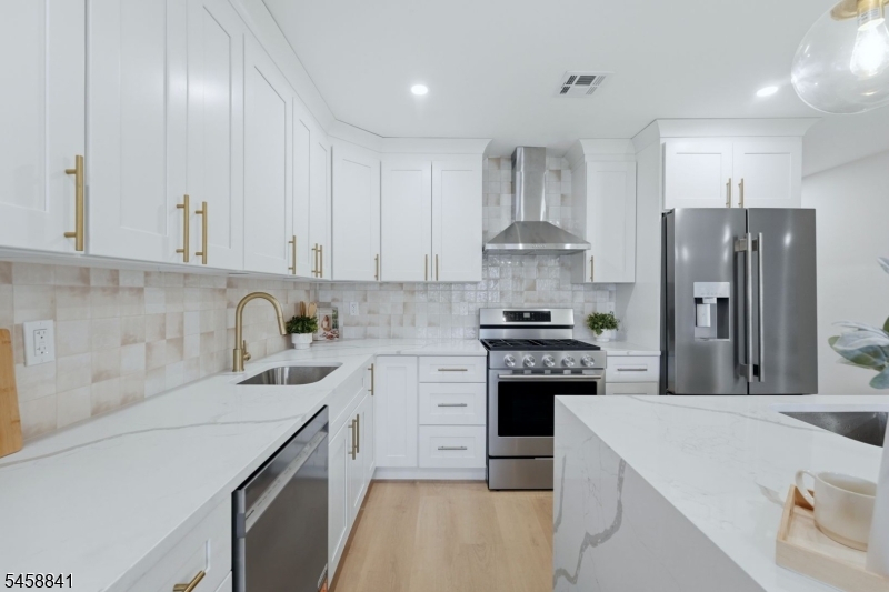 2209 Wood Avenue Roselle NJ 07203