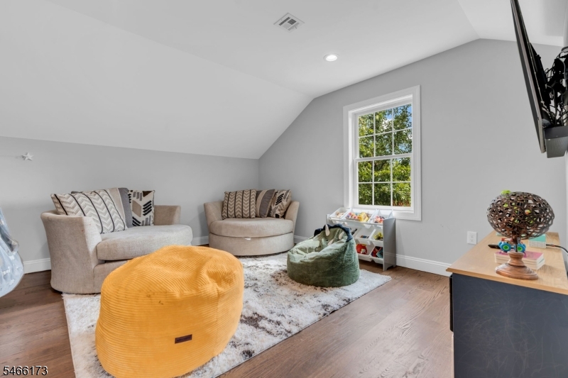 1431 Greenwood Drive Piscataway NJ 08854