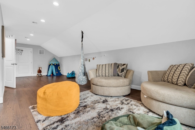 1431 Greenwood Drive Piscataway NJ 08854