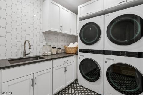132 Hartshorn Drive Millburn NJ 07078