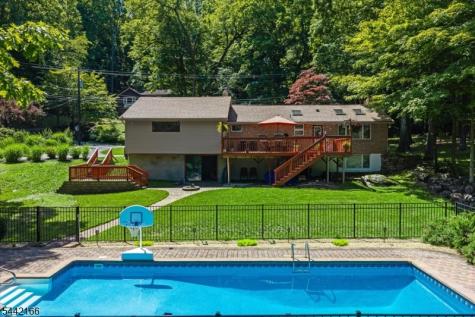 166 Glenside Trail Byram NJ 07871