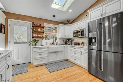 166 Glenside Trail Byram NJ 07871