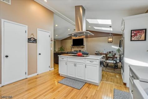 166 Glenside Trail Byram NJ 07871