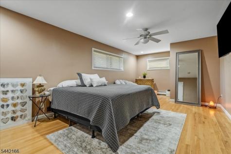 166 Glenside Trail Byram NJ 07871