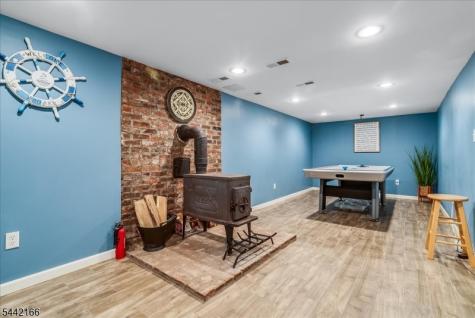 166 Glenside Trail Byram NJ 07871