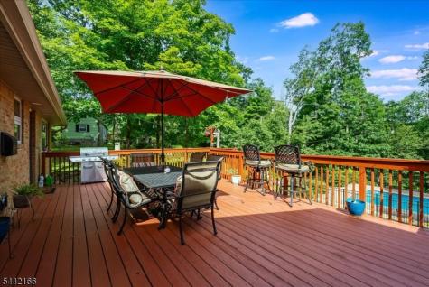 166 Glenside Trail Byram NJ 07871