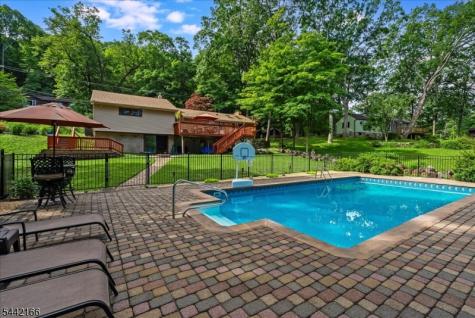 166 Glenside Trail Byram NJ 07871