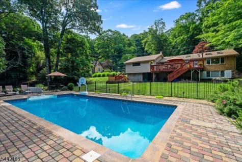 166 Glenside Trail Byram NJ 07871