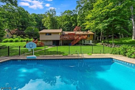 166 Glenside Trail Byram NJ 07871