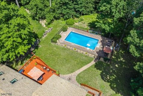 166 Glenside Trail Byram NJ 07871