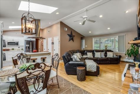166 Glenside Trail Byram NJ 07871