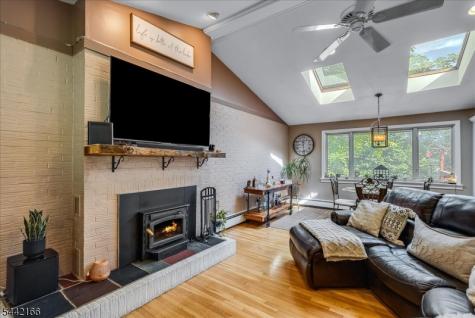 166 Glenside Trail Byram NJ 07871