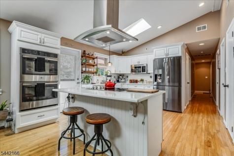 166 Glenside Trail Byram NJ 07871