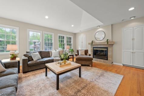 33 Exeter Road Millburn NJ 07078