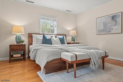 33 Exeter Road Millburn NJ 07078