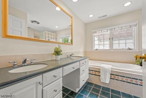 33 Exeter Road Millburn NJ 07078