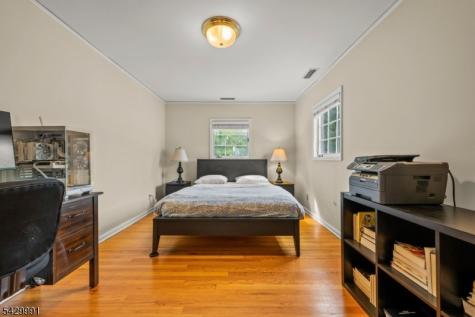 33 Exeter Road Millburn NJ 07078