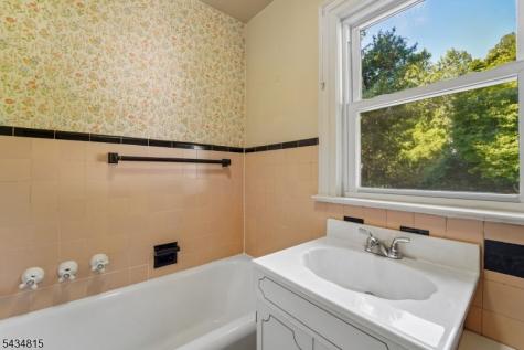 124 Walker Road West Orange NJ 07052