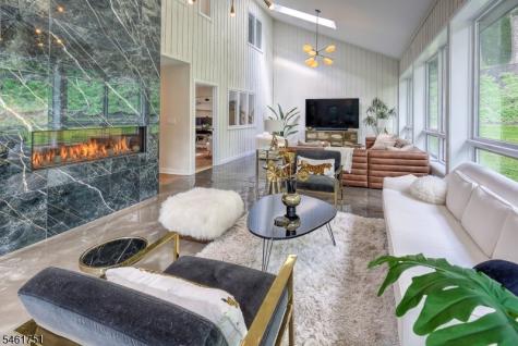 2 Hunters Glen Mendham NJ 07931
