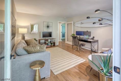 2 Hunters Glen Mendham NJ 07931