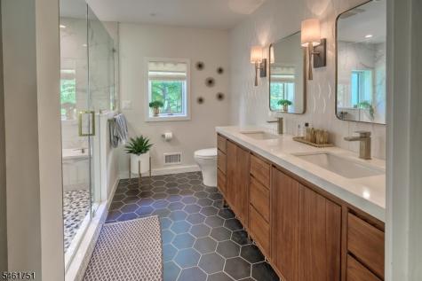 2 Hunters Glen Mendham NJ 07931