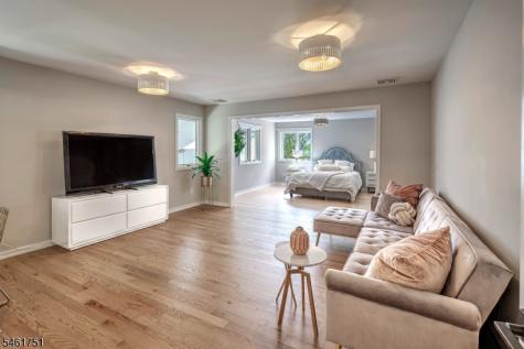 2 Hunters Glen Mendham NJ 07931