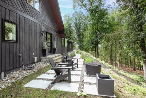 2 Hunters Glen Mendham NJ 07931