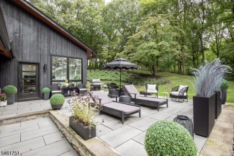 2 Hunters Glen Mendham NJ 07931