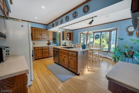 179 Oaks Road Long Hill NJ 07946