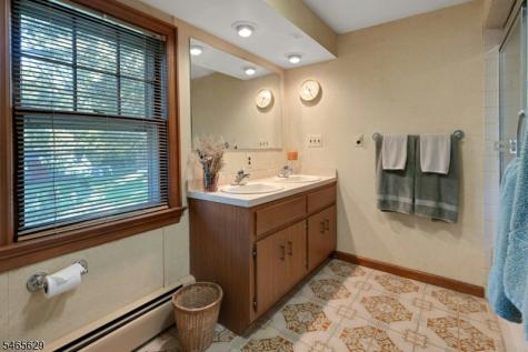 179 Oaks Road Long Hill NJ 07946