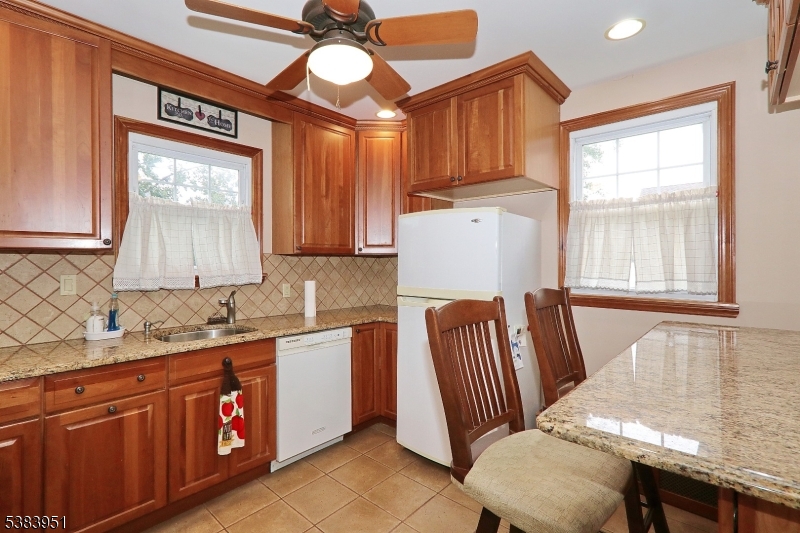 728 30WYOMING Avenue Elizabeth NJ 07208