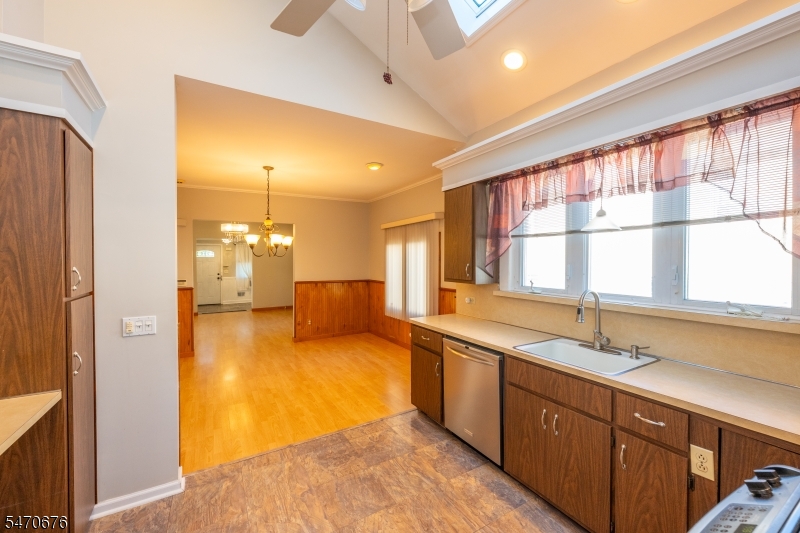 132 Coeyman Avenue Nutley NJ 07110