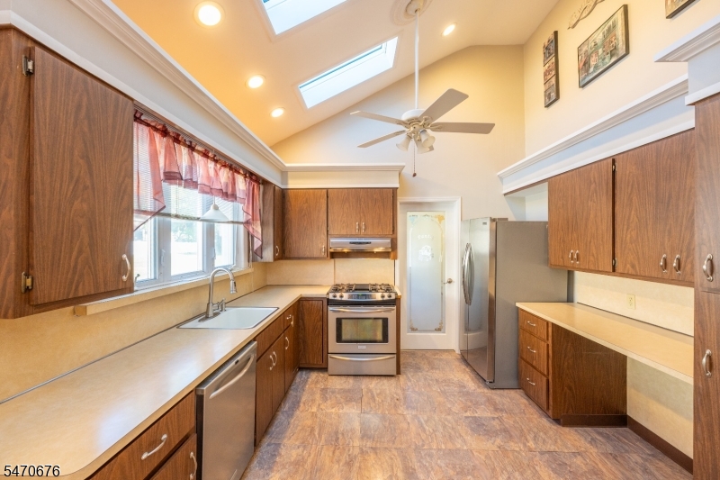 132 Coeyman Avenue Nutley NJ 07110
