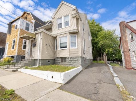 1086 18TH Avenue Newark NJ 07106