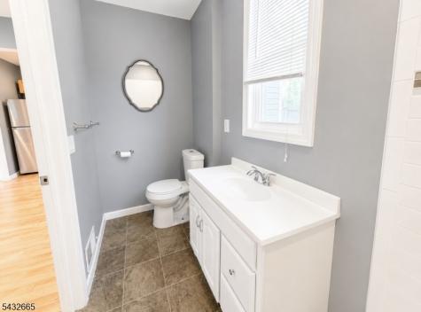 1086 18TH Avenue Newark NJ 07106