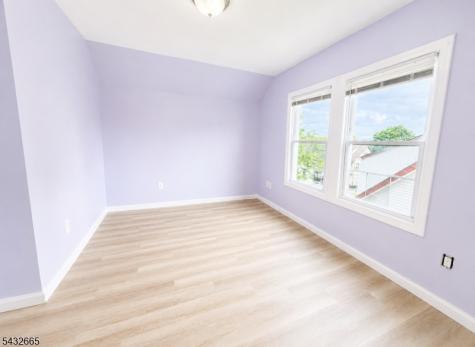 1086 18TH Avenue Newark NJ 07106
