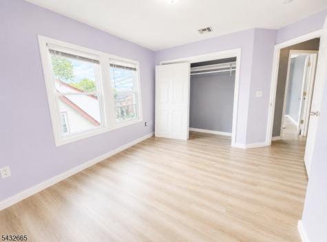 1086 18TH Avenue Newark NJ 07106