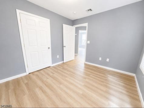 1086 18TH Avenue Newark NJ 07106
